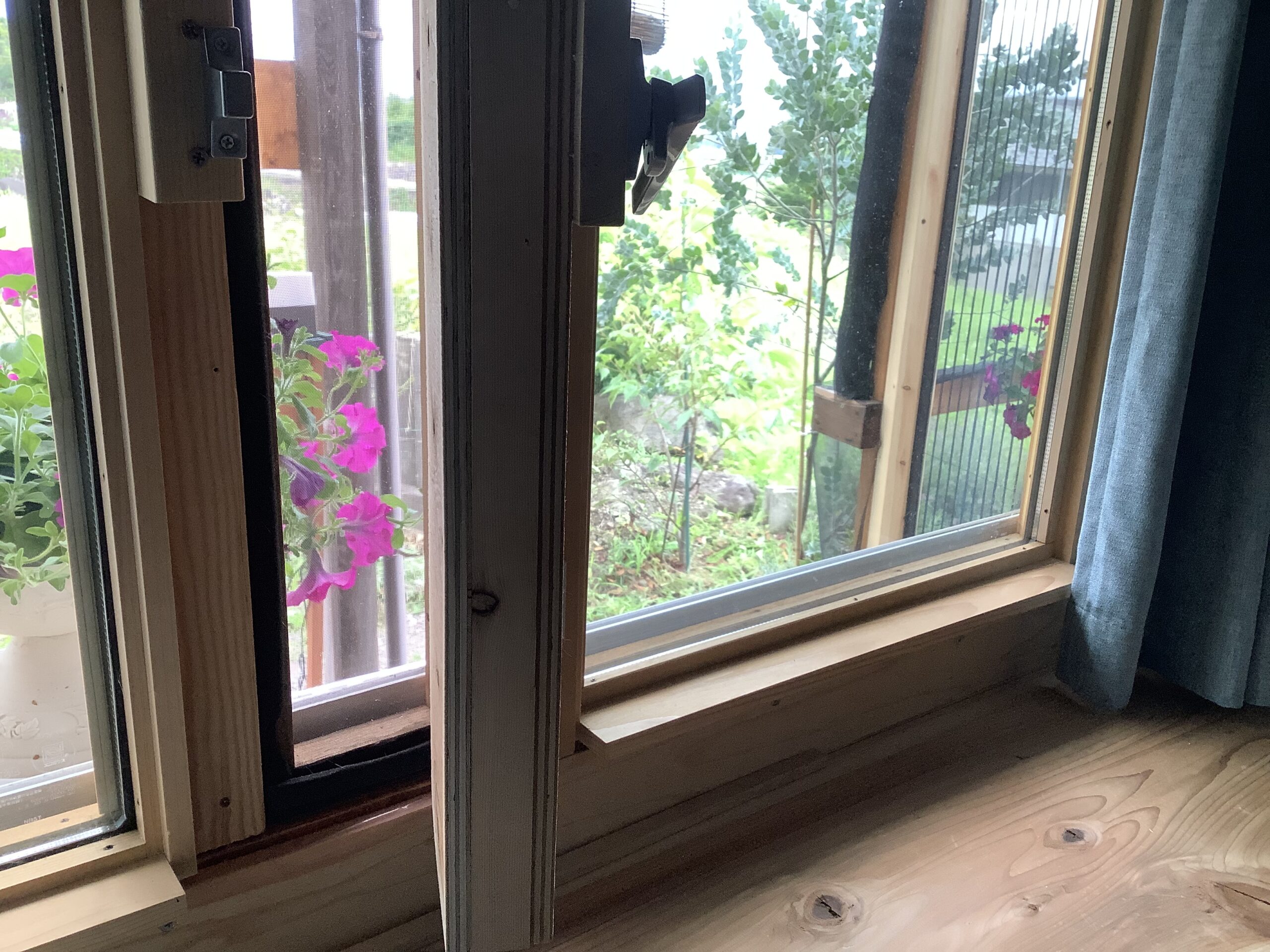 木枠付き窓 DIYに使ってほしいです 木製サッシ - 家具